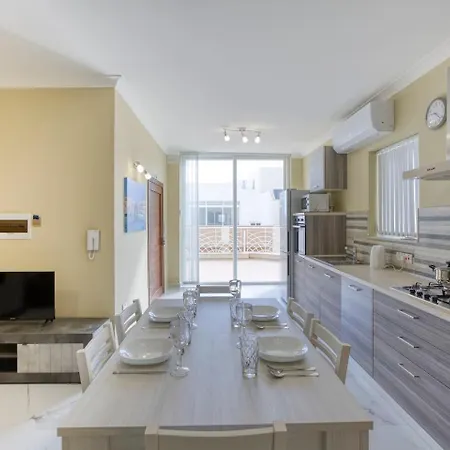 Penthouse, Seaview, Beautiful 2Br Apt 4 Marsaskala Exterior photo