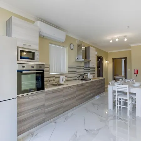 Penthouse, Seaview, Beautiful 2Br Apt 4 Marsaskala Exterior photo