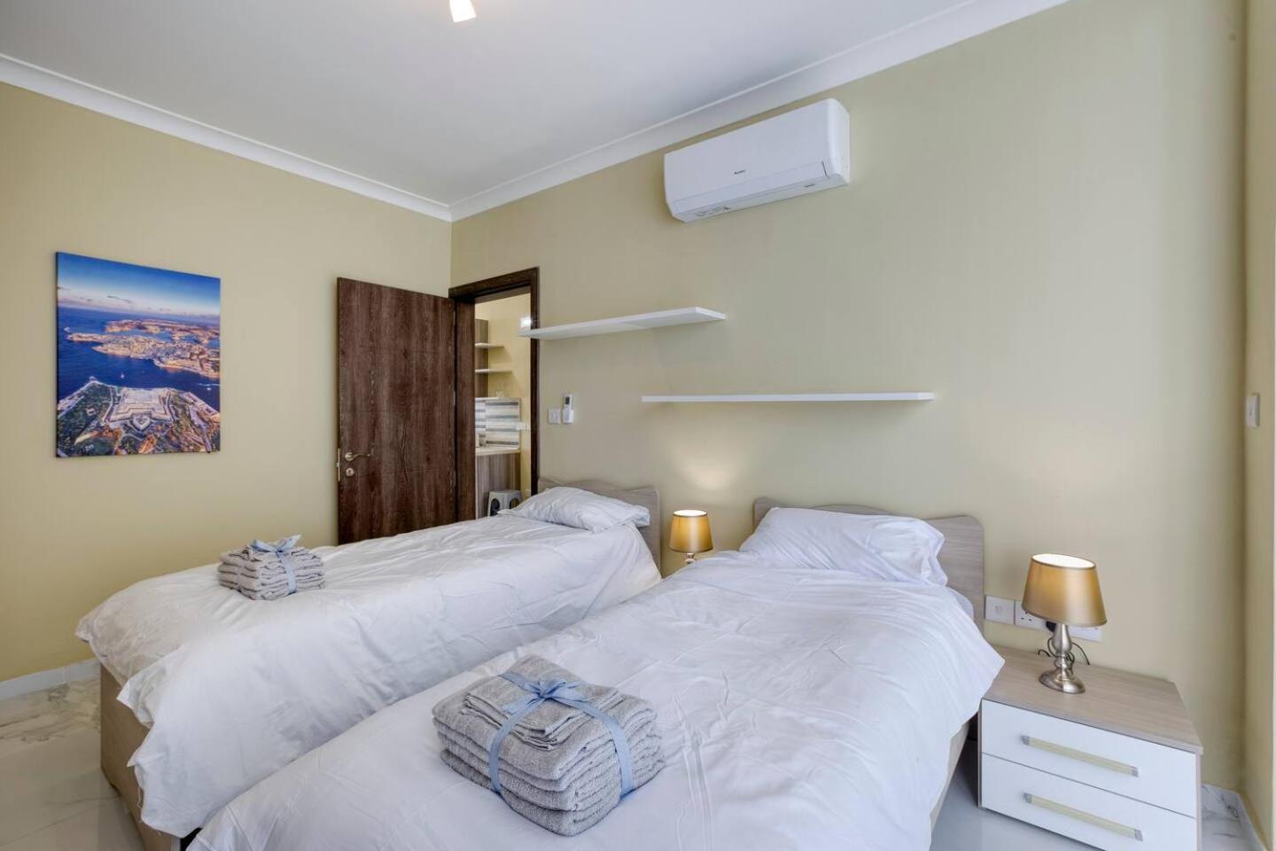 Lägenhet Penthouse, Seaview, Beautiful 2br 4