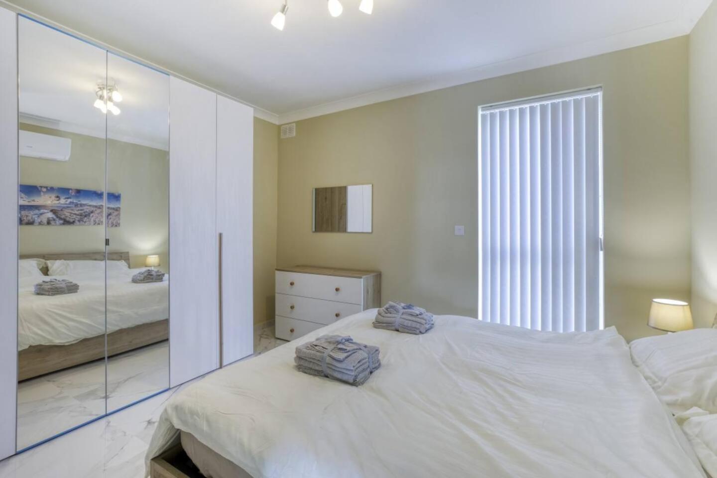 Penthouse, Seaview, Beautiful 2br 4 Marsaskala