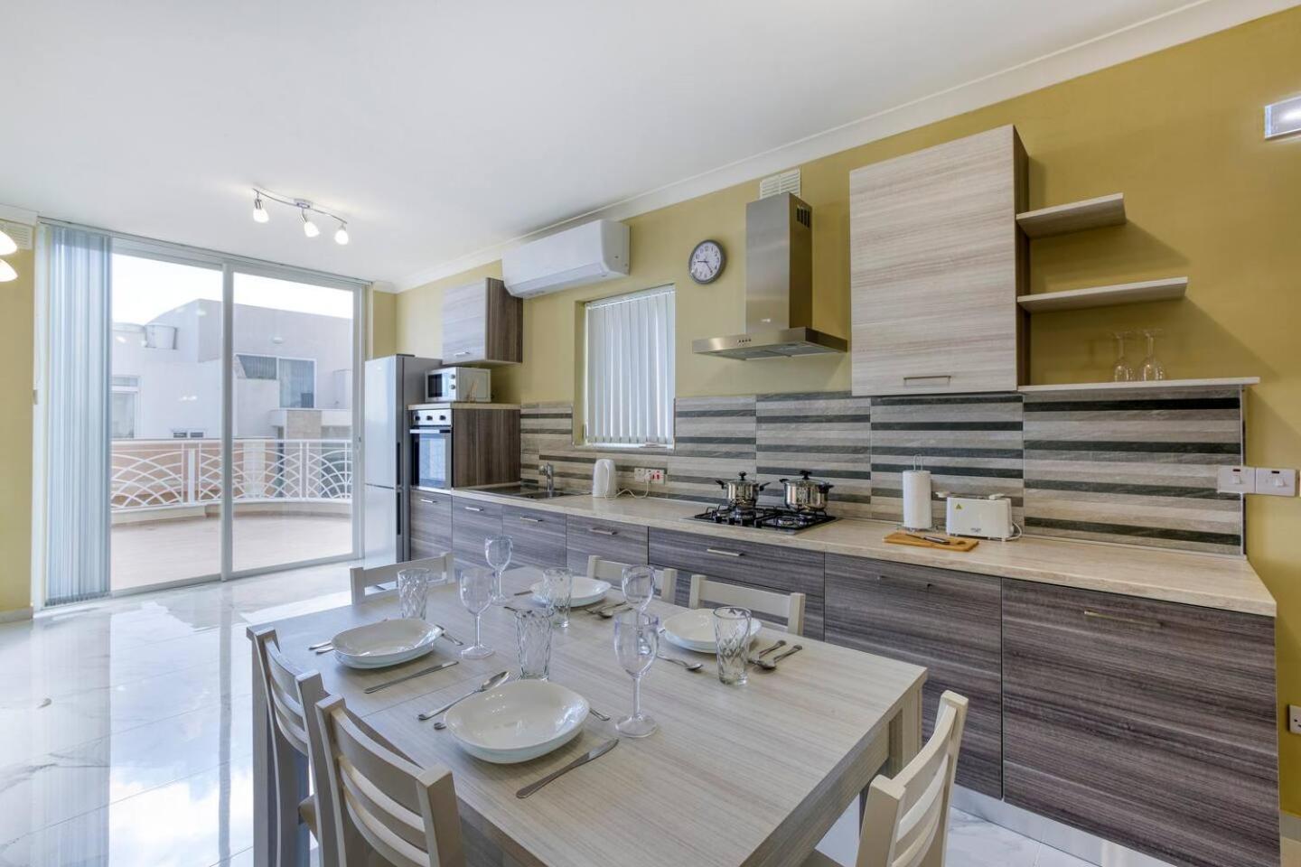 Lägenhet Penthouse, Seaview, Beautiful 2br 4 *